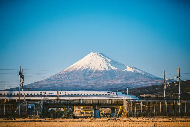 How to Travel in Japan on a Discount: Plane, Train and Metro